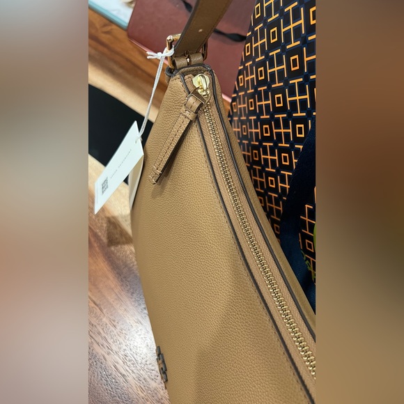 Tory Burch Camel Brown (TIRAMISU) Shoulder Bag New Style 2026. Brand new - Picture 4 of 9